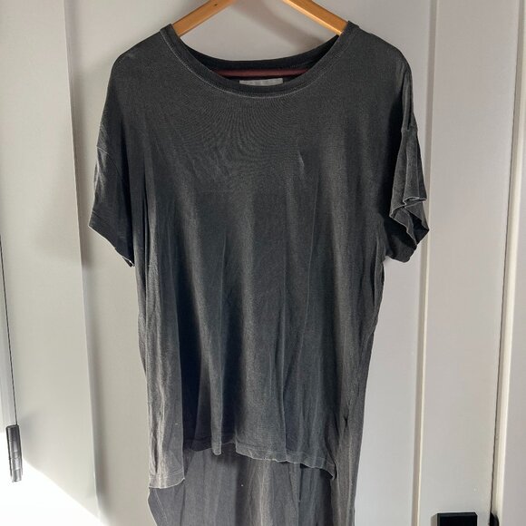 The Great Washed Hi-Low Tee in Charcoal Gray - Size 1